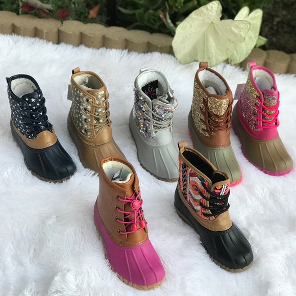 HOST PICK X2 **GIRLS GOLD GLITTER DUCK BOOTS - Picture 8 of 8